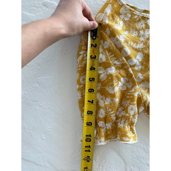 Floral One Shoulder Crop Top - Picture 10 of 11